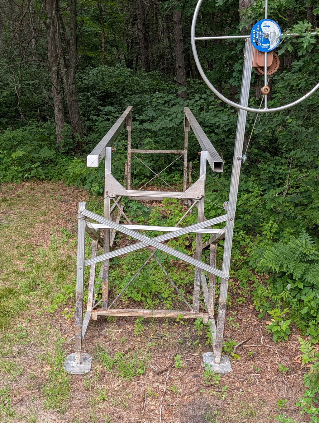 Hewitt Narrow Pontoon lift