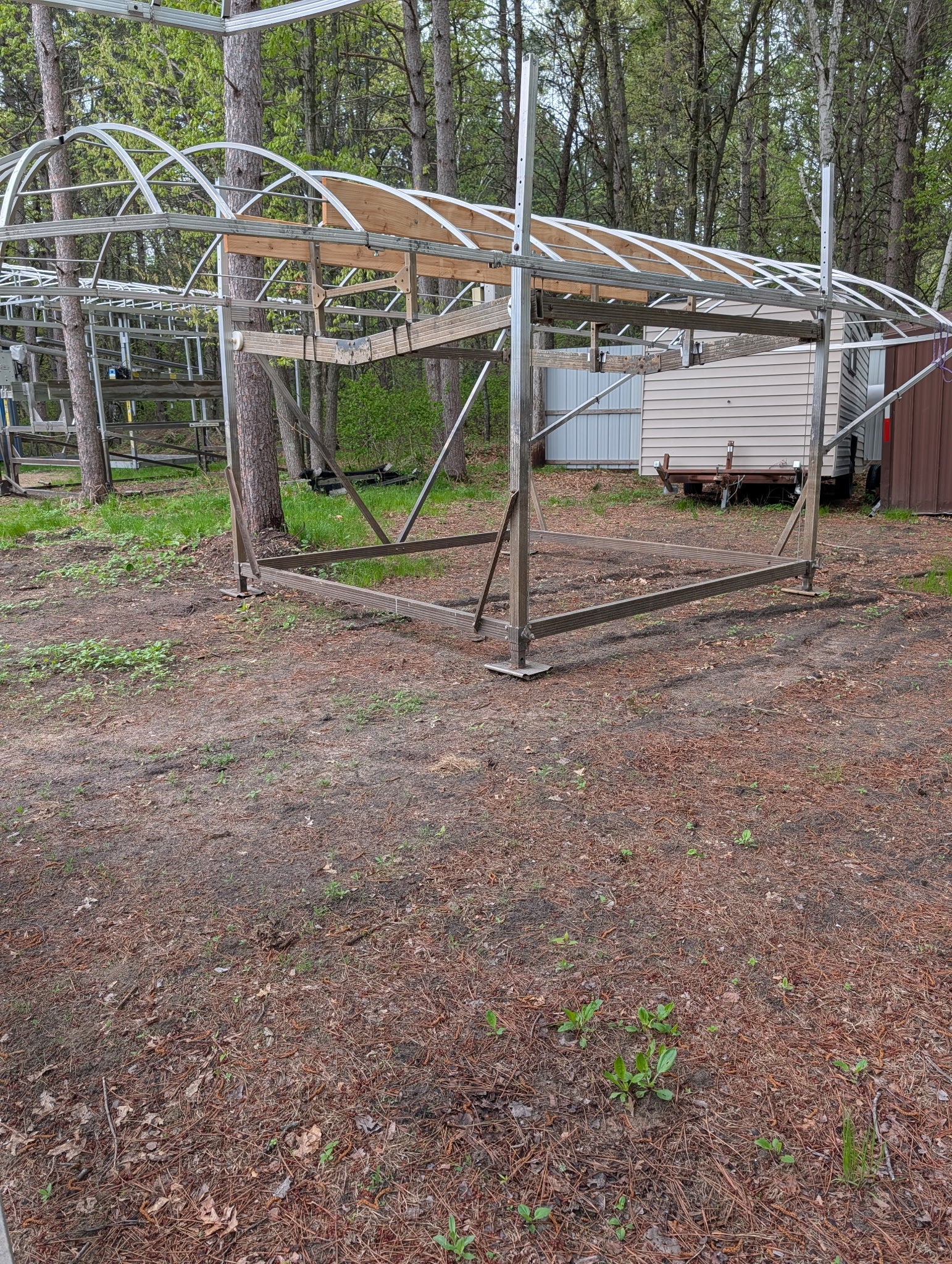 Newman Vertical Pontoon lift